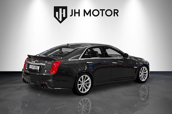 Cadillac CTS-V 5 of 5