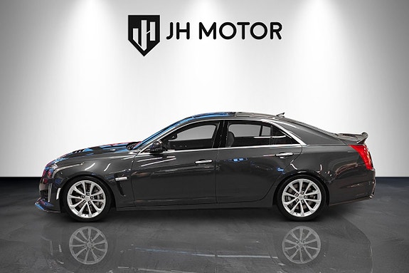 Cadillac CTS-V 2 of 5