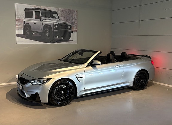 BMW M4 3 of 5