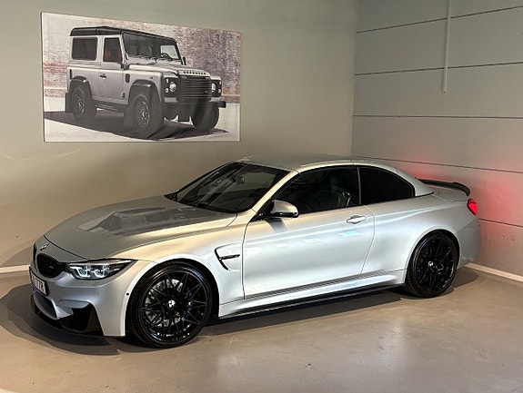 BMW M4 2 of 5