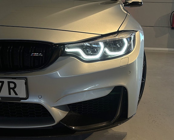 BMW M4 7 of 30