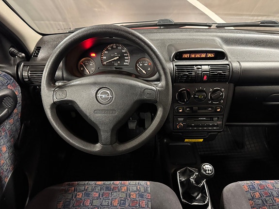 Opel Corsa 10 of 16