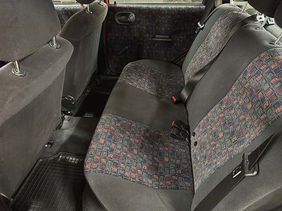 Opel Corsa 14 of 16