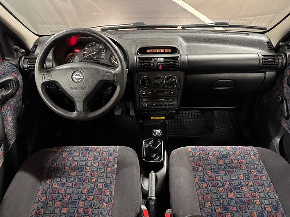 Opel Corsa 11 of 16
