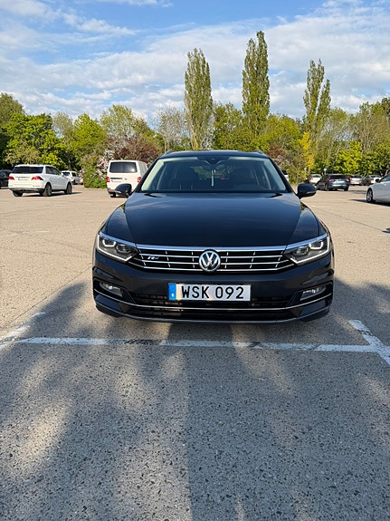 Volkswagen Passat 2 of 5