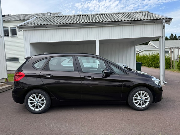 BMW 218i 4 of 14