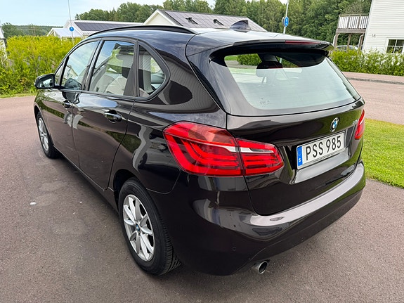 BMW 218i 7 of 14