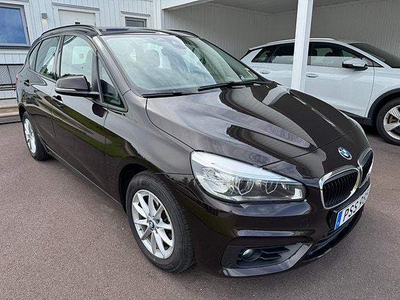 BMW 218i 3 of 14