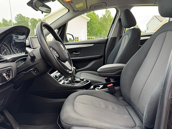 BMW 218i 11 of 14