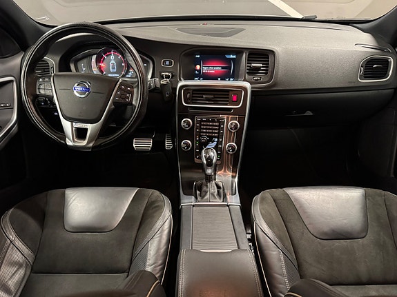 Volvo S60 4 of 5