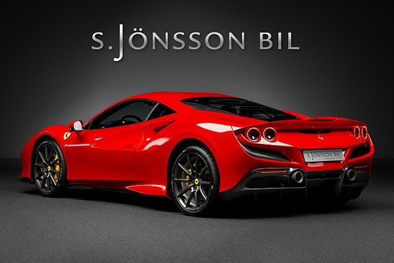 Ferrari F8 Tributo 2 of 30