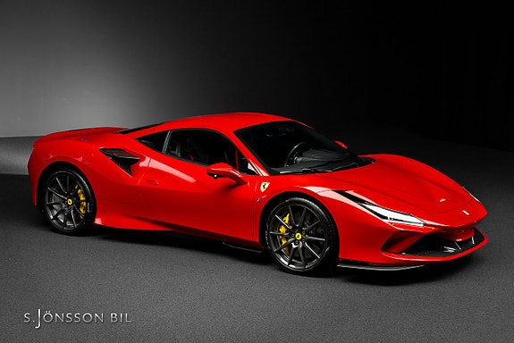 Ferrari F8 Tributo 7 of 30