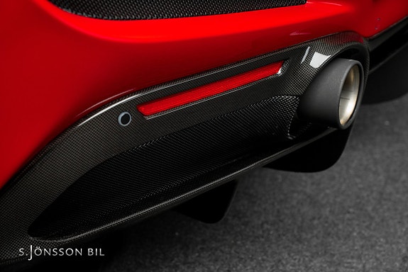 Ferrari F8 Tributo 22 of 30