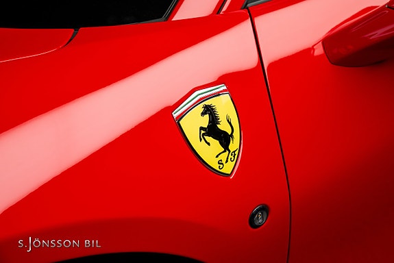 Ferrari F8 Tributo 25 of 30
