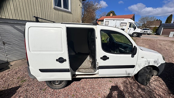 Fiat Doblo 2 of 5
