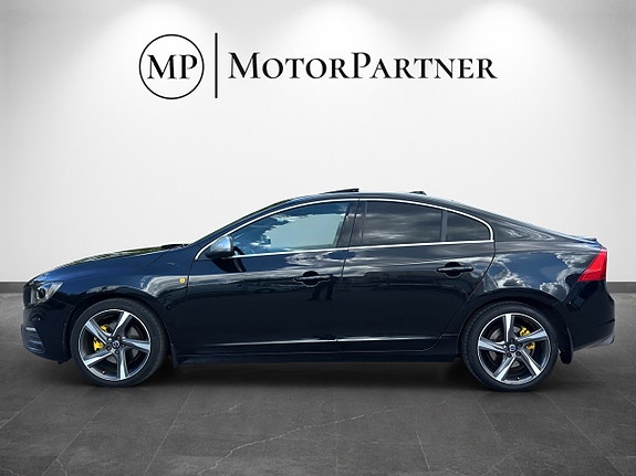 Volvo S60 4 of 5