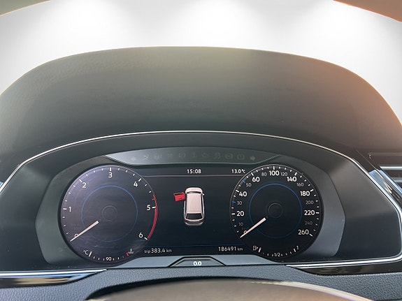 Volkswagen Passat 16 of 18