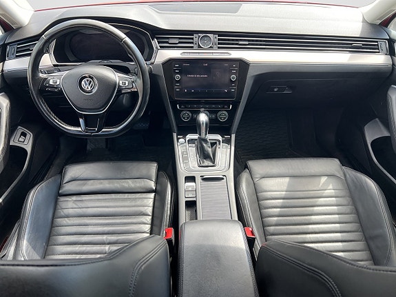 Volkswagen Passat 11 of 18