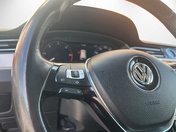 Volkswagen Passat 18 of 18