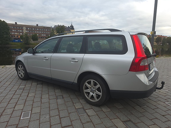 Volvo V70 7 of 11