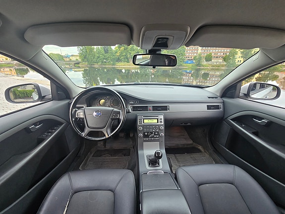 Volvo V70 9 of 11