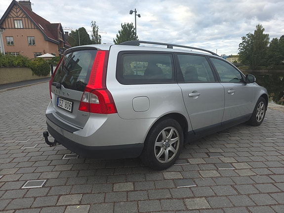 Volvo V70 8 of 11