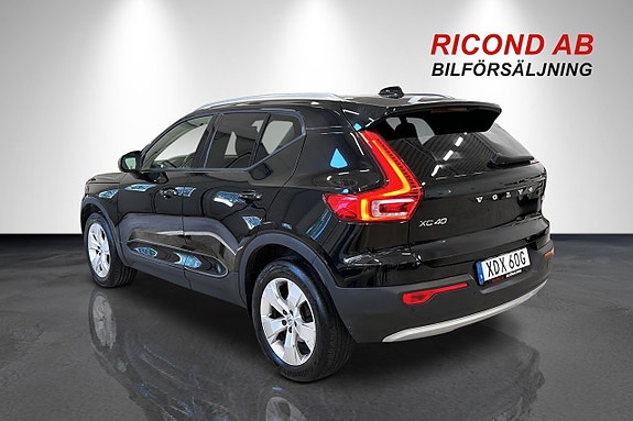 Volvo XC40 4 of 16