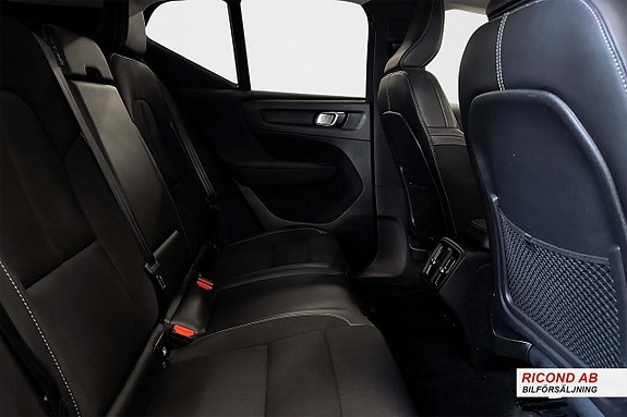 Volvo XC40 13 of 16
