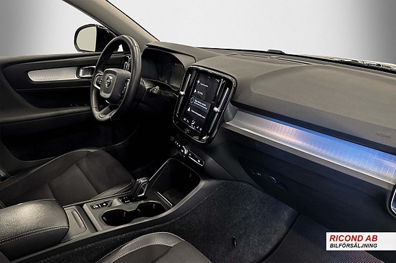 Volvo XC40 14 of 16