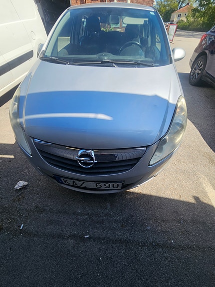 Opel Corsa 2 of 4