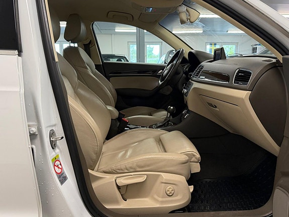 Audi Q3 16 of 27