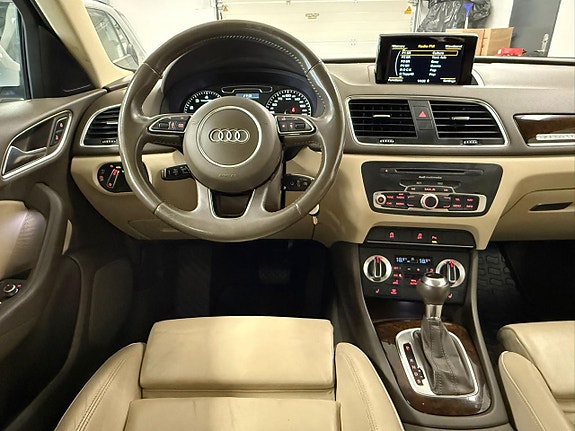 Audi Q3 18 of 27