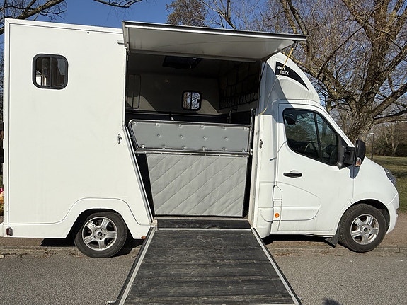 Renault Master 2 of 4
