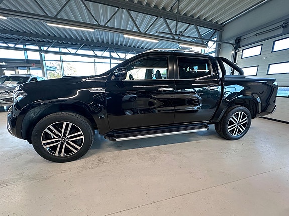 Mercedes-Benz X350 d 3 of 5