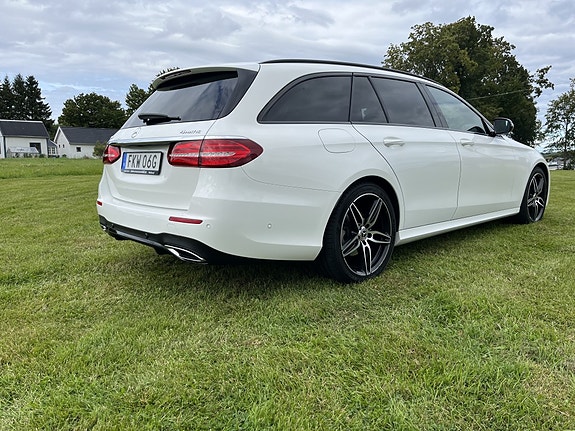 Mercedes-Benz E220 d 4 of 5