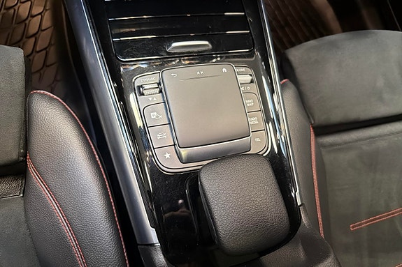 Mercedes-Benz GLA200 d 13 of 20