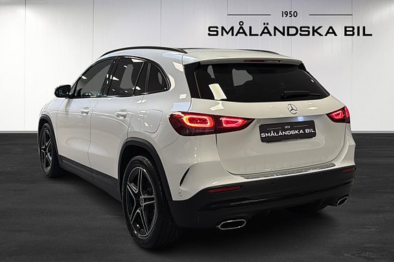 Mercedes-Benz GLA200 d 4 of 5