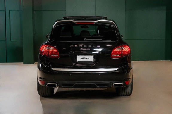 Porsche Cayenne 6 of 17