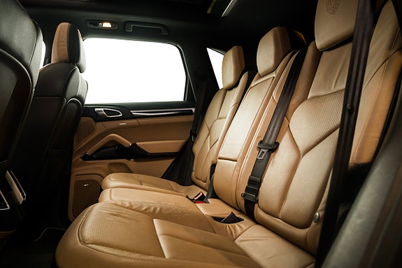 Porsche Cayenne 17 of 17