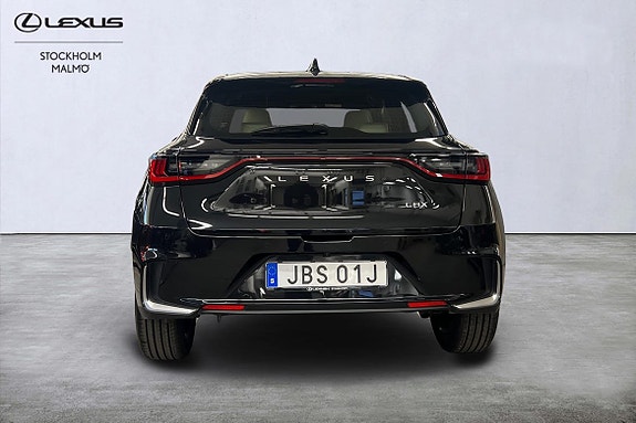 Lexus LBX 25 of 26