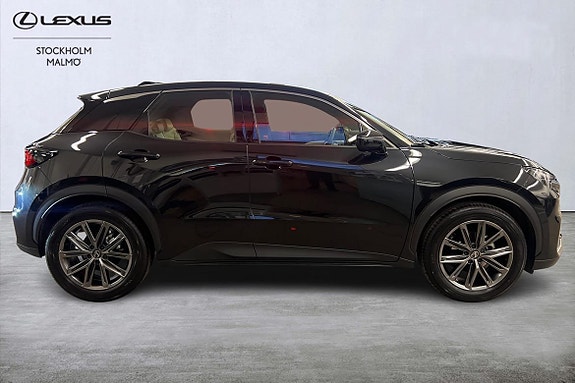 Lexus LBX 4 of 26