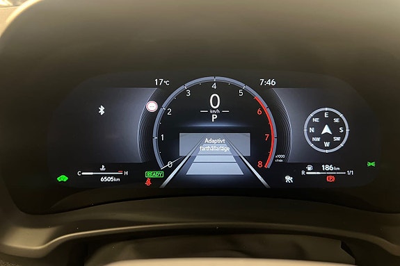 Lexus LBX 13 of 26