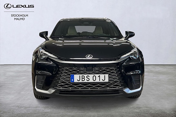 Lexus LBX 24 of 26