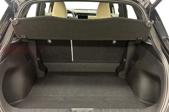 Lexus LBX 23 of 26