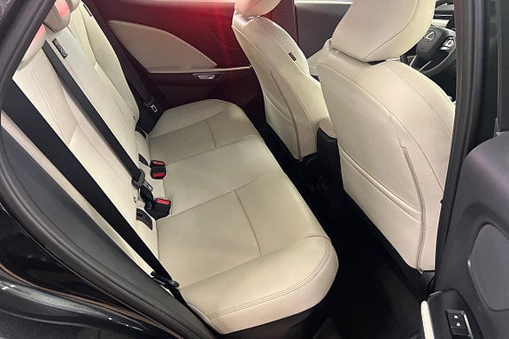 Lexus LBX 11 of 26