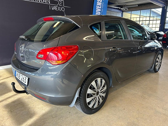 Opel Astra 2 of 5