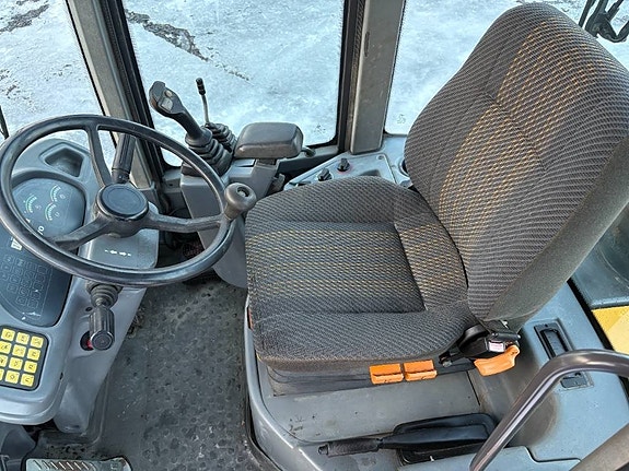 Volvo L 30 B Pro 7 of 8