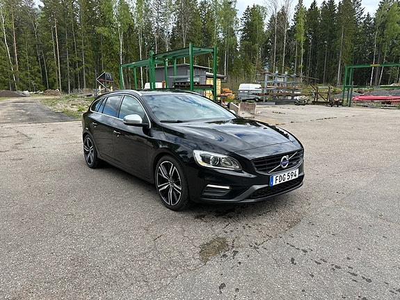 Volvo V60 2 of 5