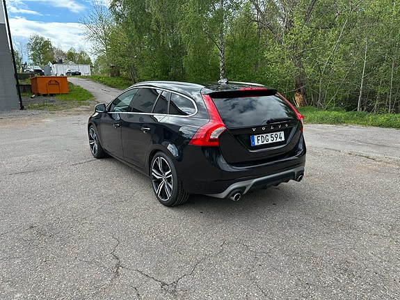 Volvo V60 4 of 5