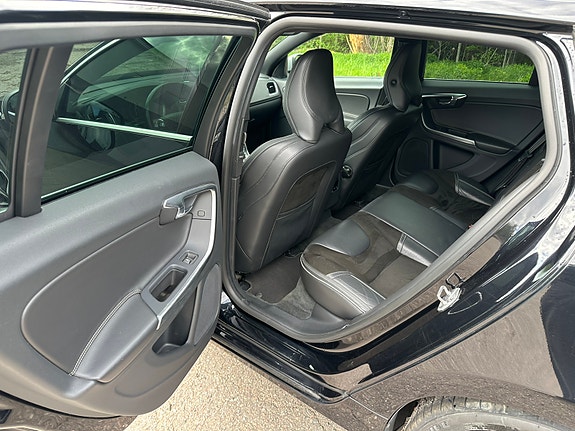Volvo V60 7 of 10